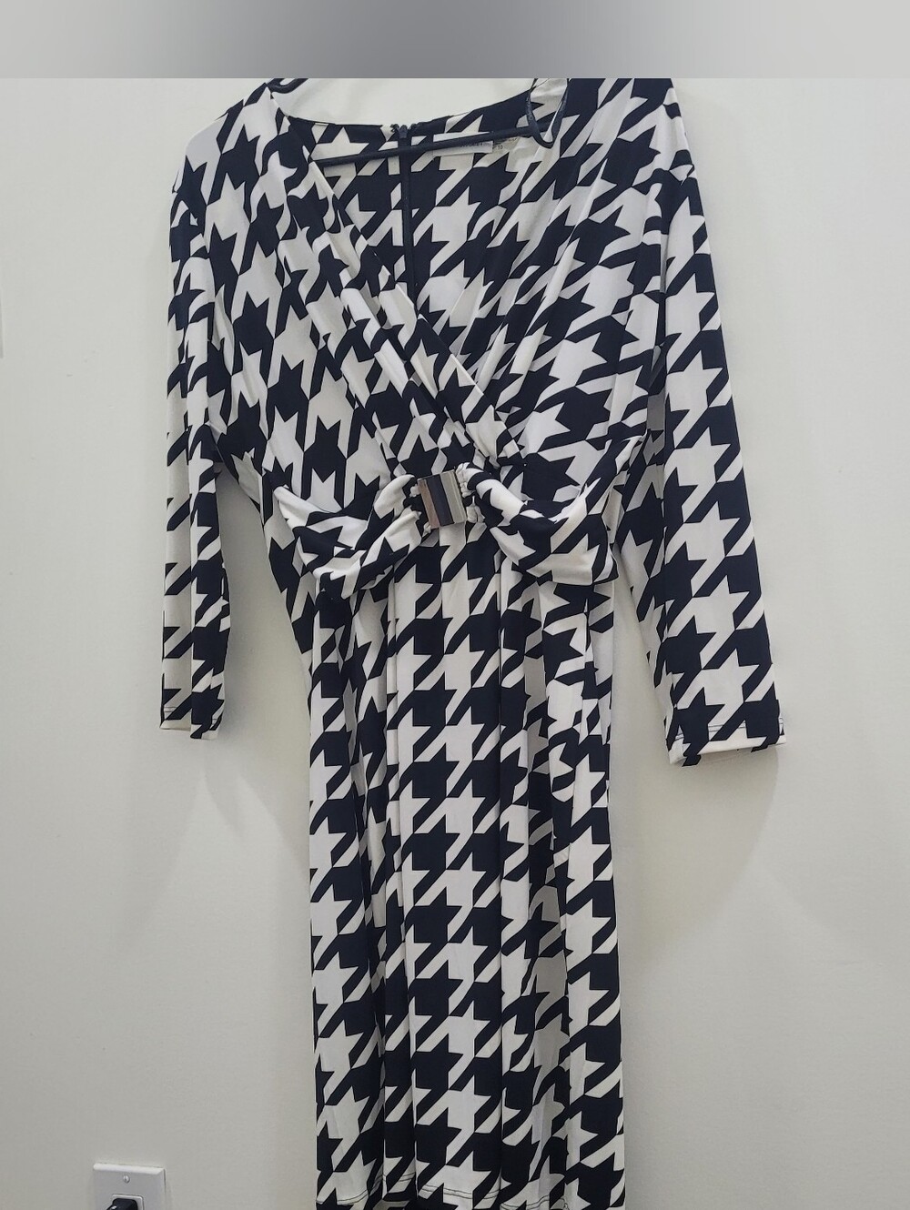 Calvin Klein Black and White Houndstooth Knot-Front Long Sleeve Dress Sz10